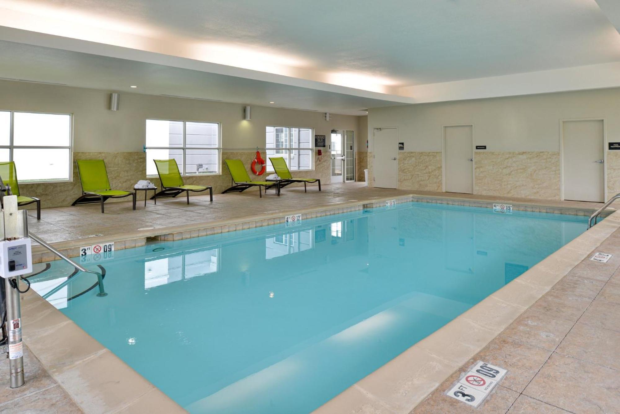 Candlewood Suites Kansas City Northeast By Ihg Exterior foto
